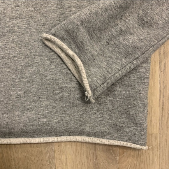 LEVI’S Cropped sweatshirt on grey with logo colour front - Picture 4 of 12
